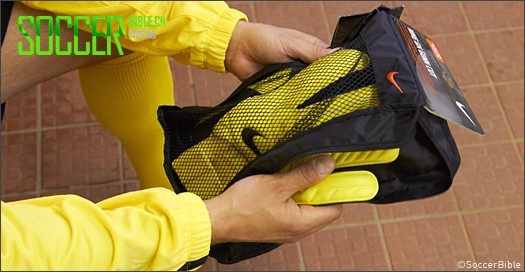 Play Test: Nike GK Gunn Cut Gloves - Goalkeepers