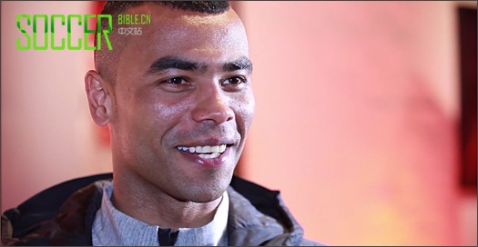 Ashley Cole Talks Nike & England - Football News