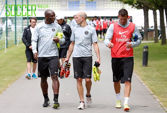 adidas-boots-psg-players-img1