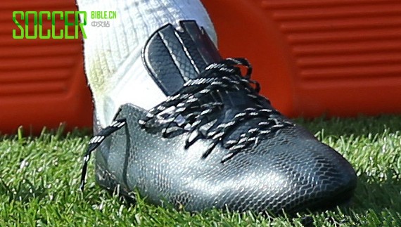 Luis Suarez Trains In Next-Gen adizero : Boot Spy : Soccer Bible