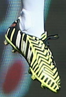 Gyasi Zardes (USA) adidas Predator Instinct