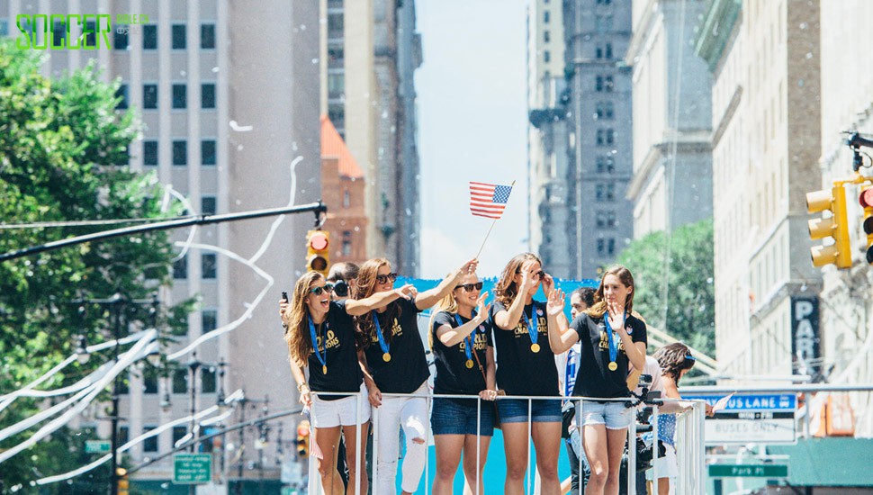 uswnt-victory-parade