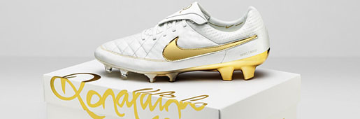 THE RETURN OF THE TIEMPO LEGEND "TOUCH OF GOLD" : Football Boots : Soccer Bible