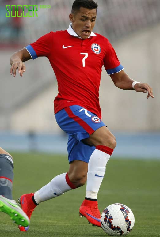 Alexis Sanchez (Chile) Nike Mercurial Superfly IV