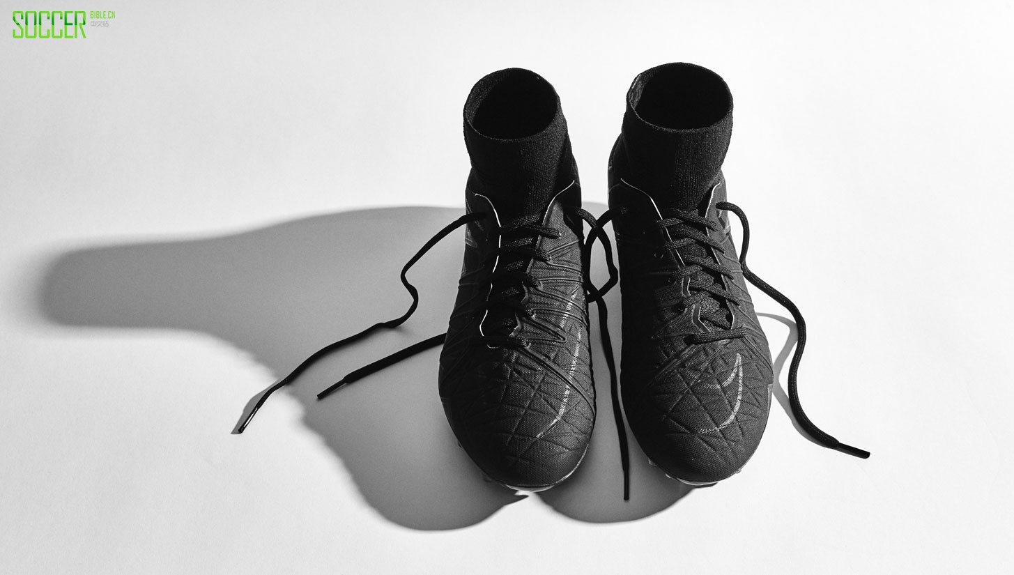 nike-hvii-triple-black-img1