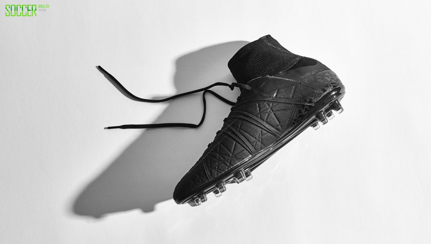 nike-hvii-triple-black-img3