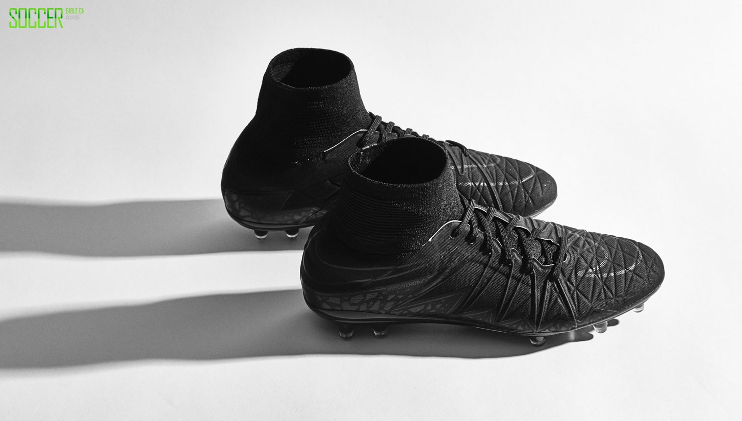 nike-hvii-triple-black-img7