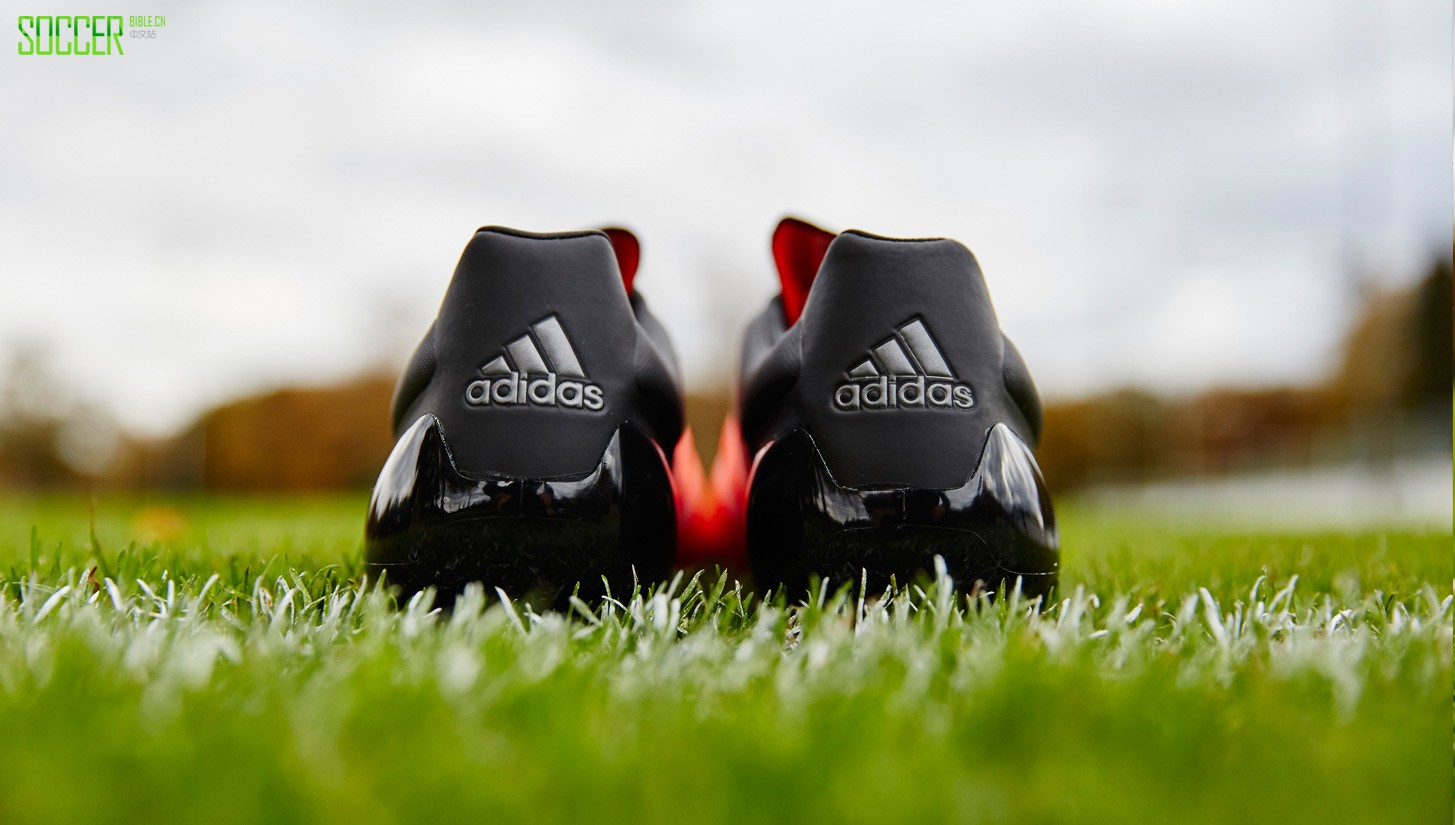 ace-primeknite-soccerbible-adidas-2
