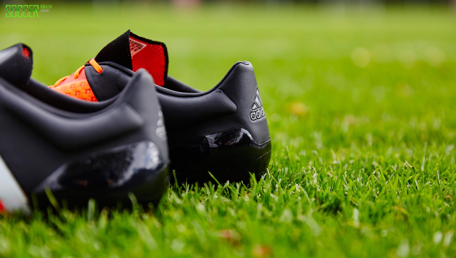 ace-primeknite-soccerbible-adidas-11