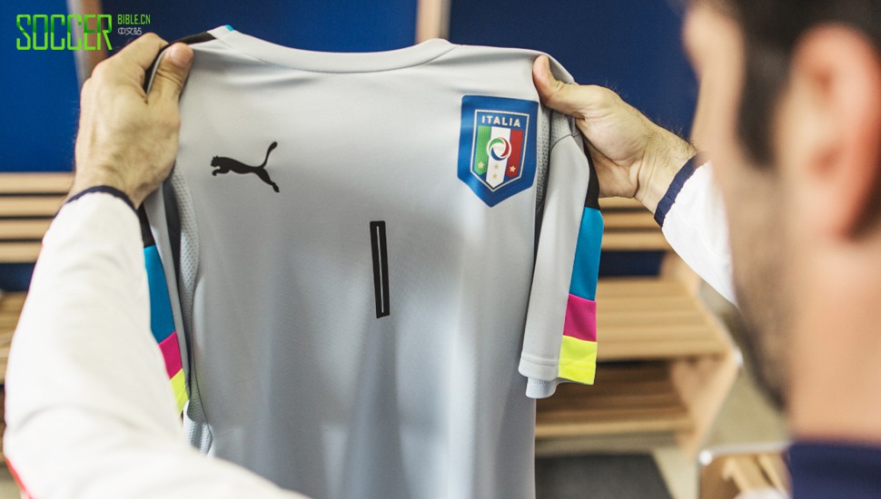 puma-italy-home-kit-soccerbible-10