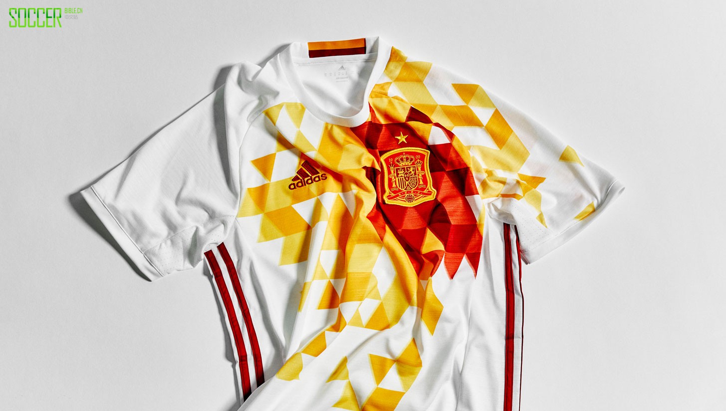 spain-euro-16-away-img7