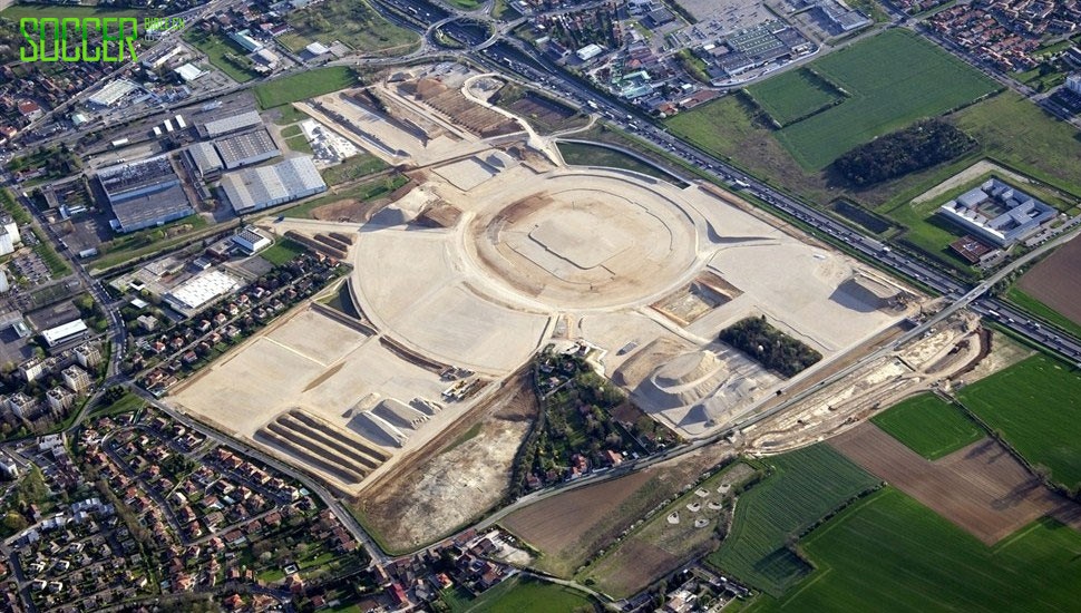 olympique-lyon-stadium-making-1