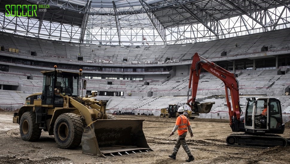 olympique-lyon-stadium-making-10