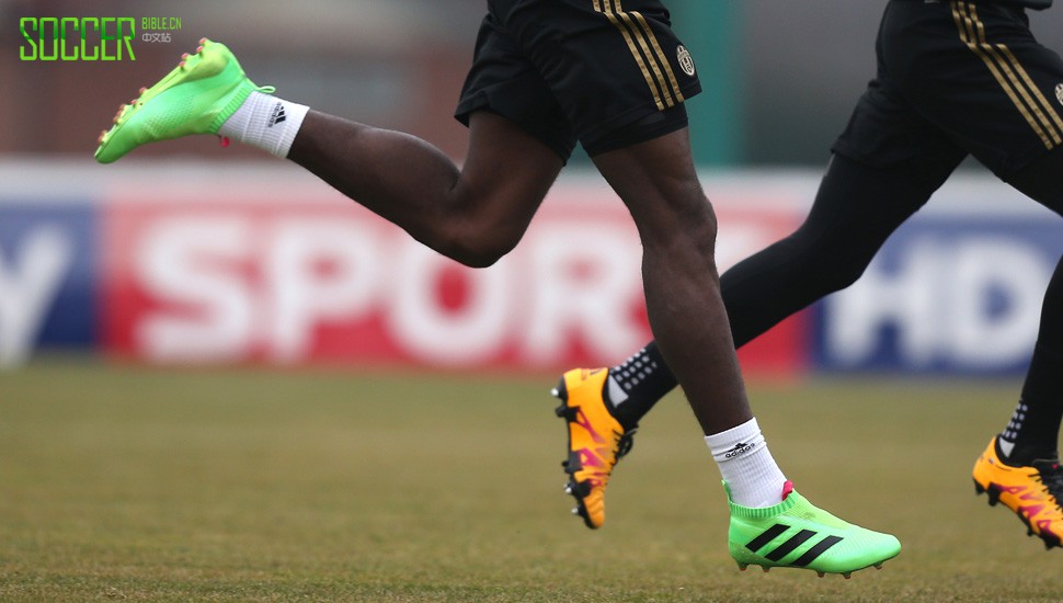 pogba-green-laceless-3