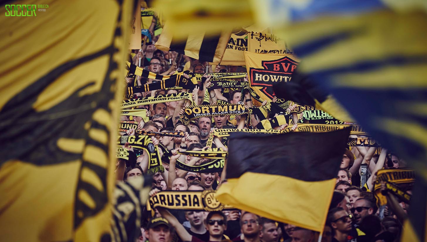 the-yellow-wall-15