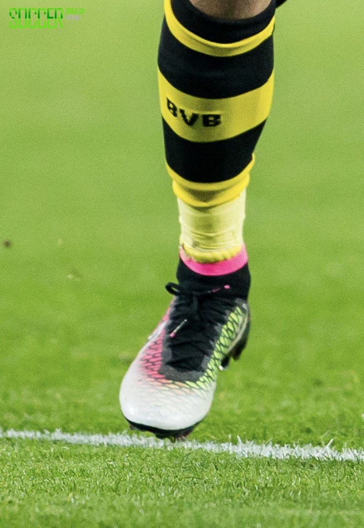 Nuri Şahin (Borussia Dortmund) Nike Magista Obra