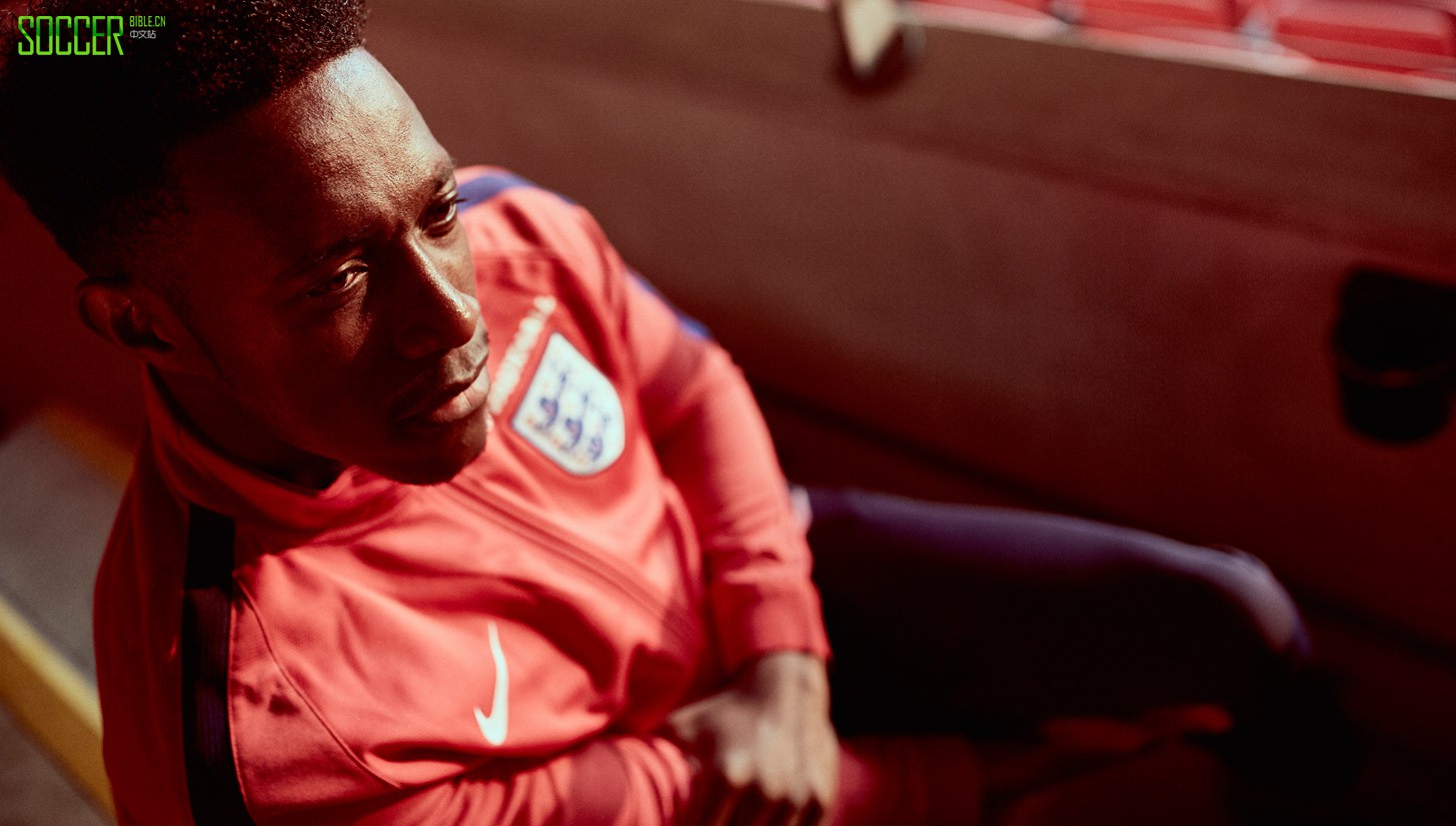 danny-welbeck-soccerbible-14