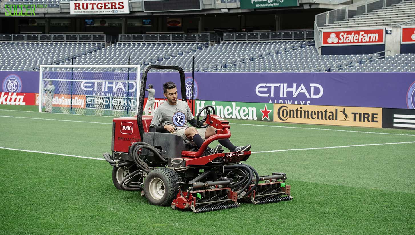 yankee-stadium-residence-17