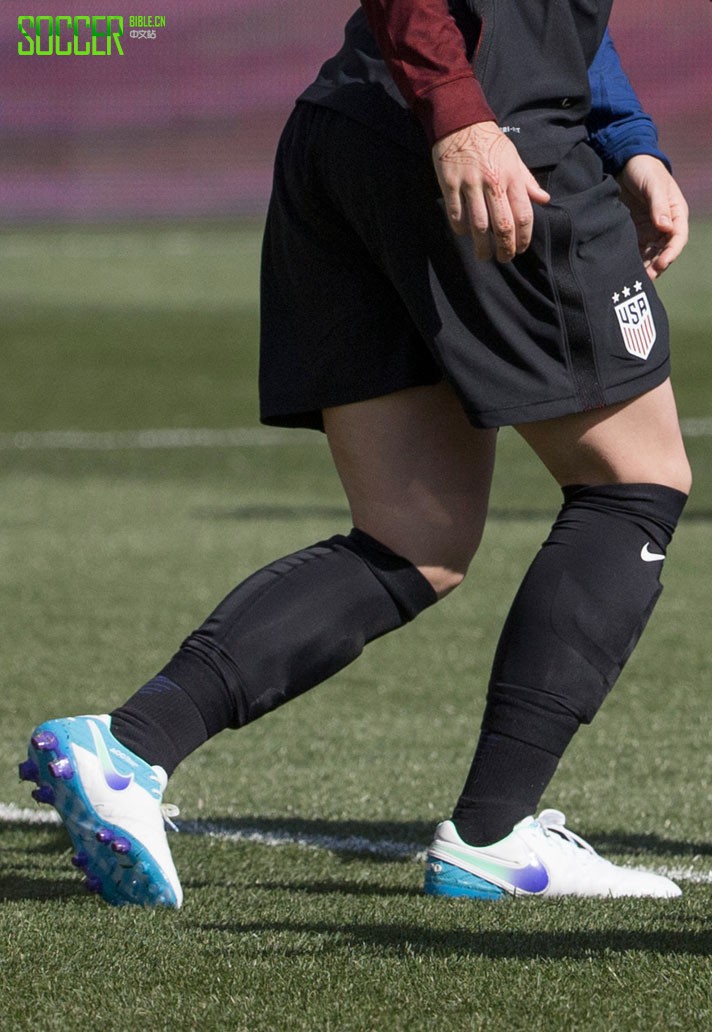 Julie Johnston (USA) Nike Tiempo 6