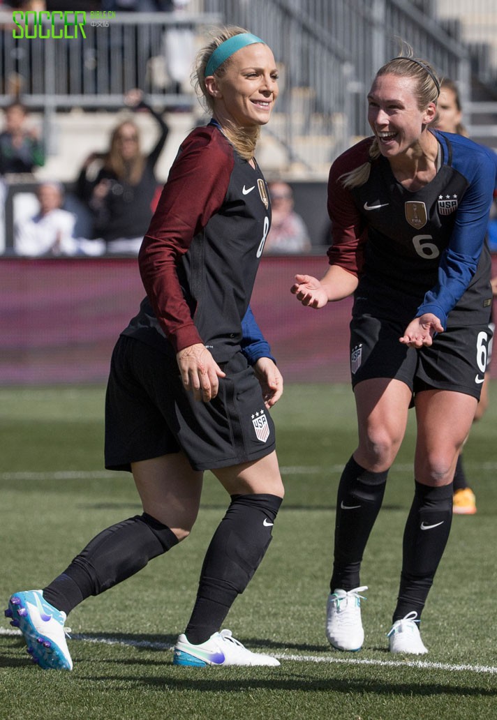 Julie Johnston (USA) Nike Tiempo 6