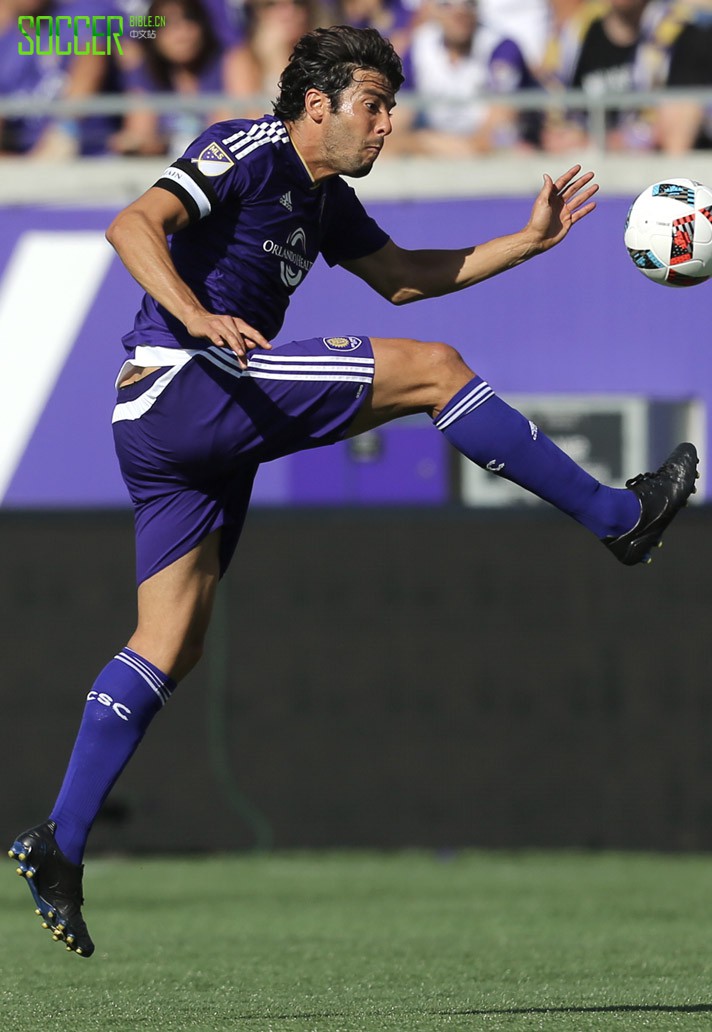 Kaka (Orlando City) Mizuno Morelia Neo