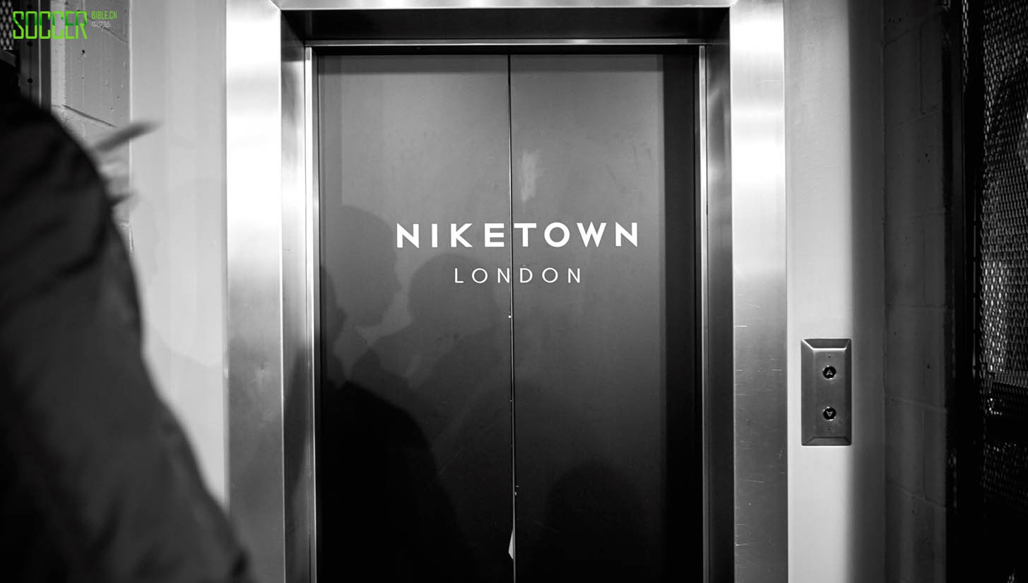 england-squad-niketown_0003_niketown-41