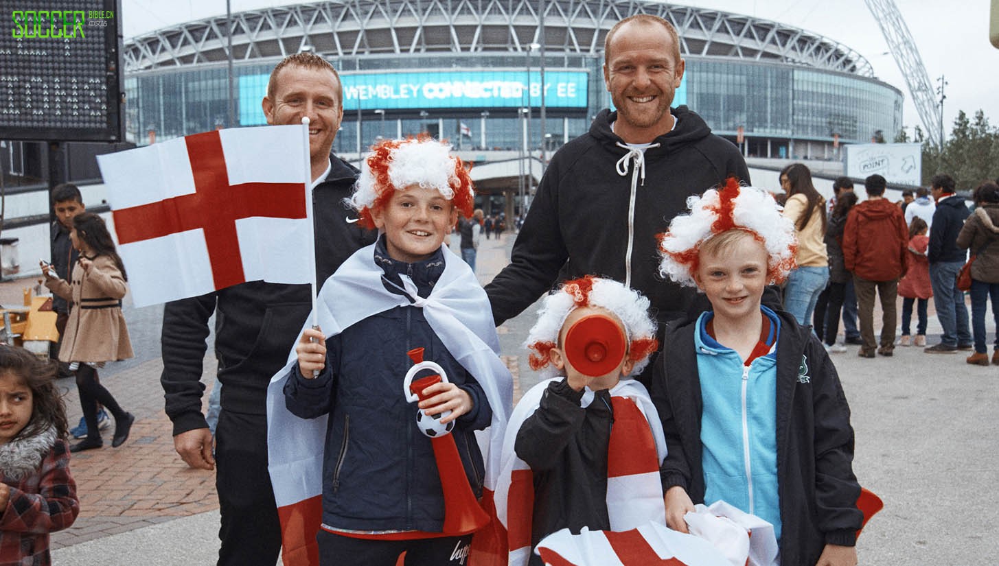 england-fans_0050_card_01_207