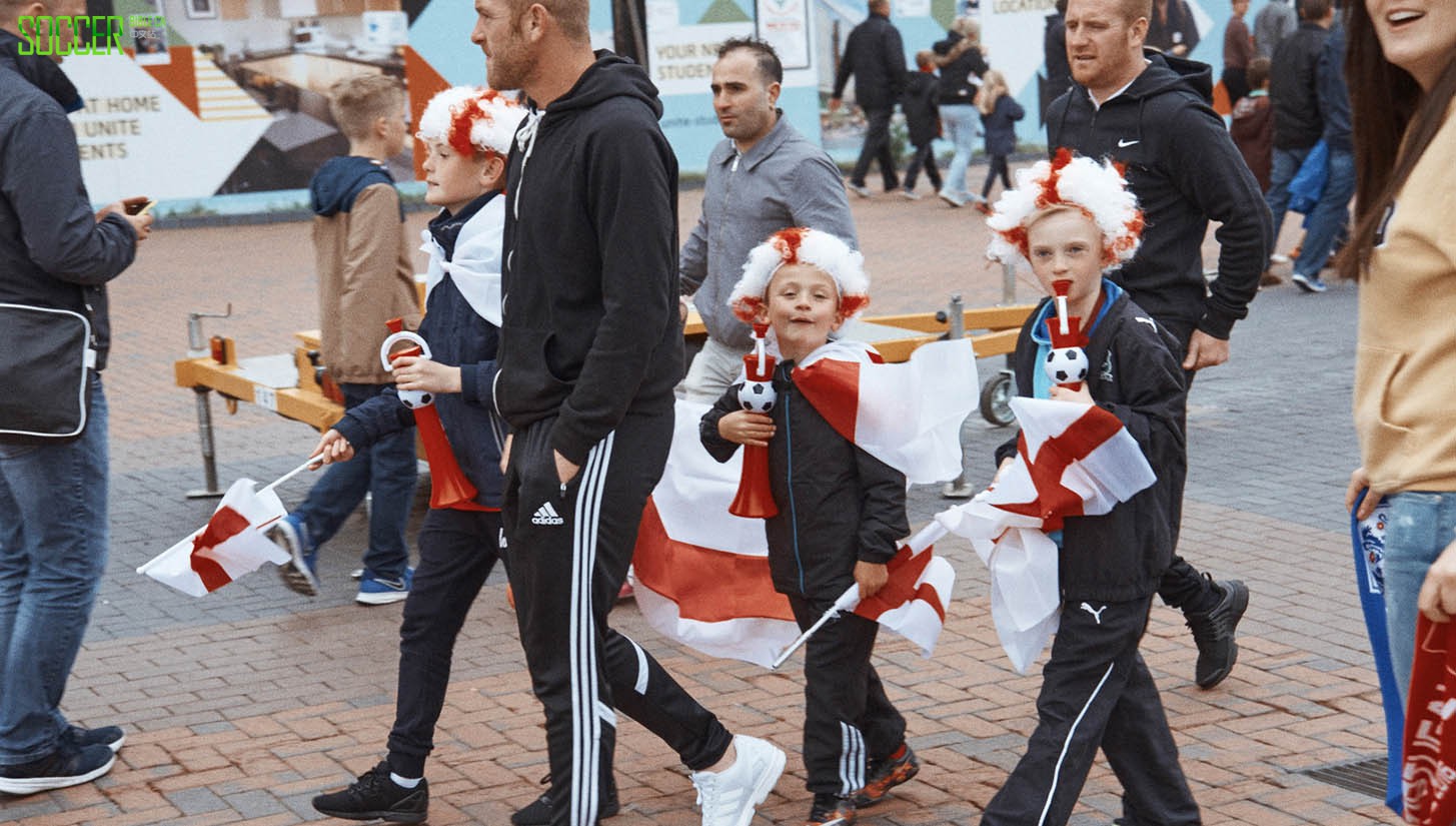 england-fans_0051_card_01_194