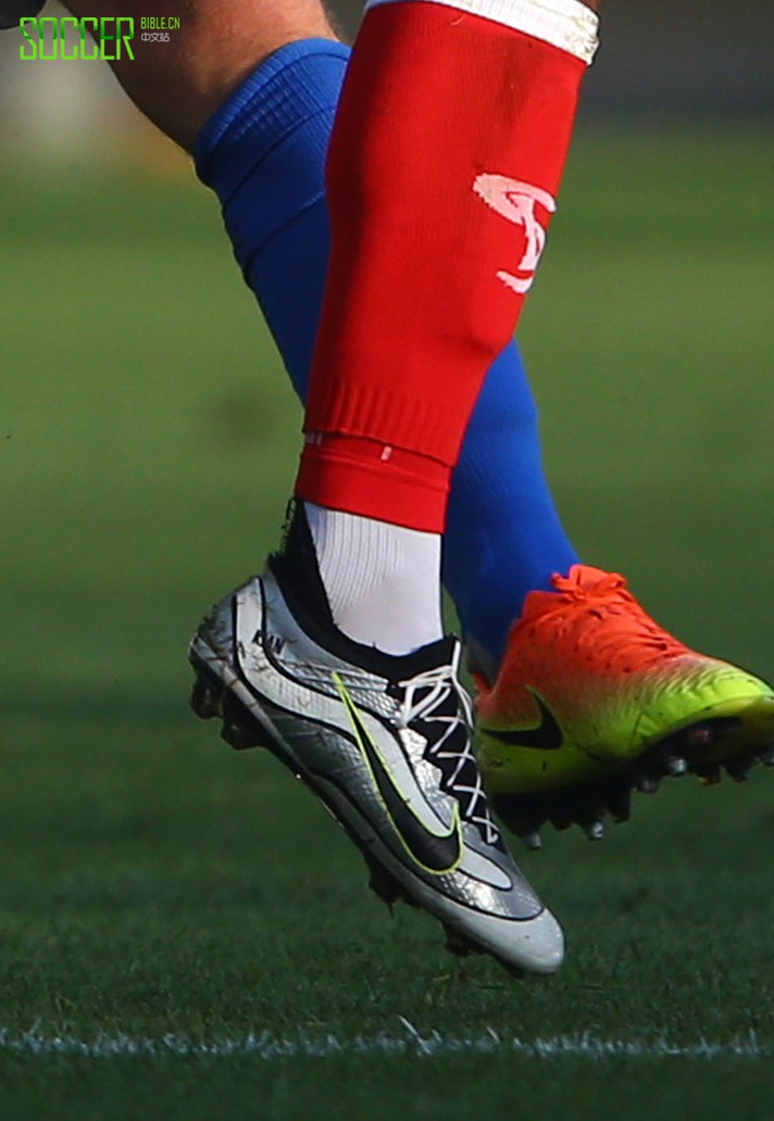 Mathieu Dossevi (Standard Liege) Nike Mercurial Superfly Heritage iD