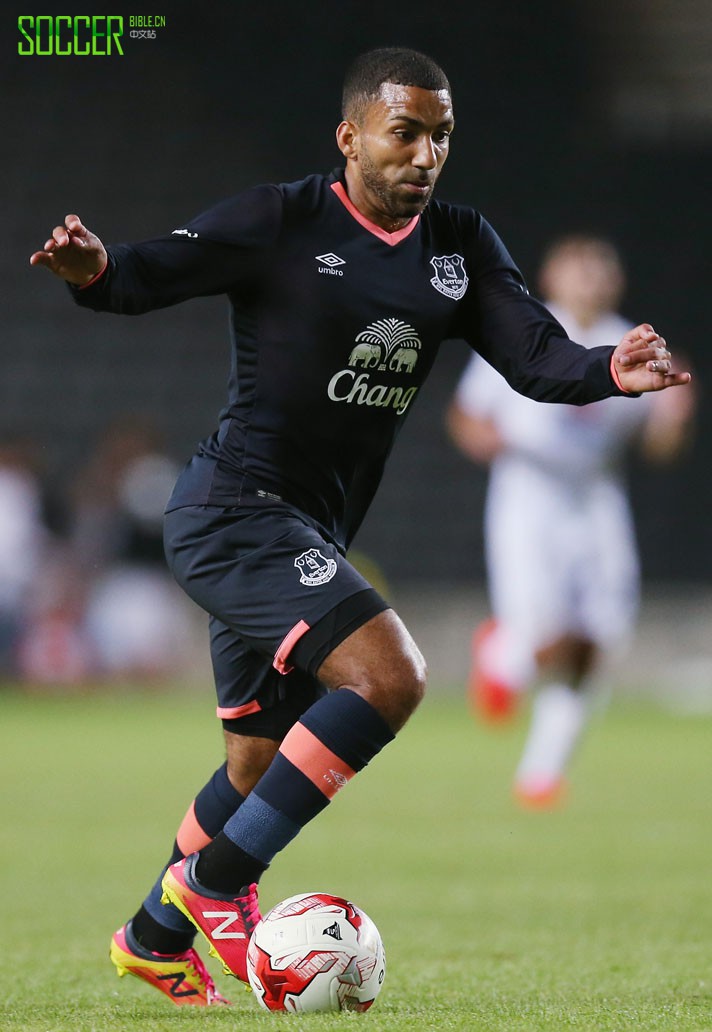 Aaron Lennon (Everton) New Balance Furon 2.0