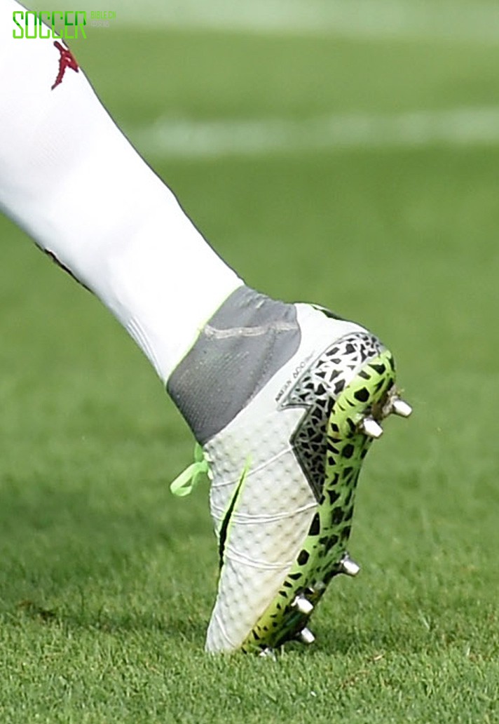 Joe Hart (Torino) Nike Hypervenom Phantom II