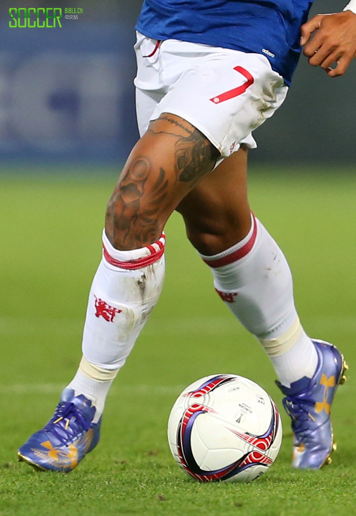 Memphis Depay (Man United) Under Armour Spotlight