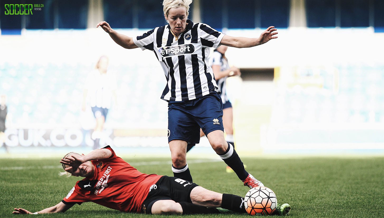 millwall-lionesses-framed_0013_img_2893