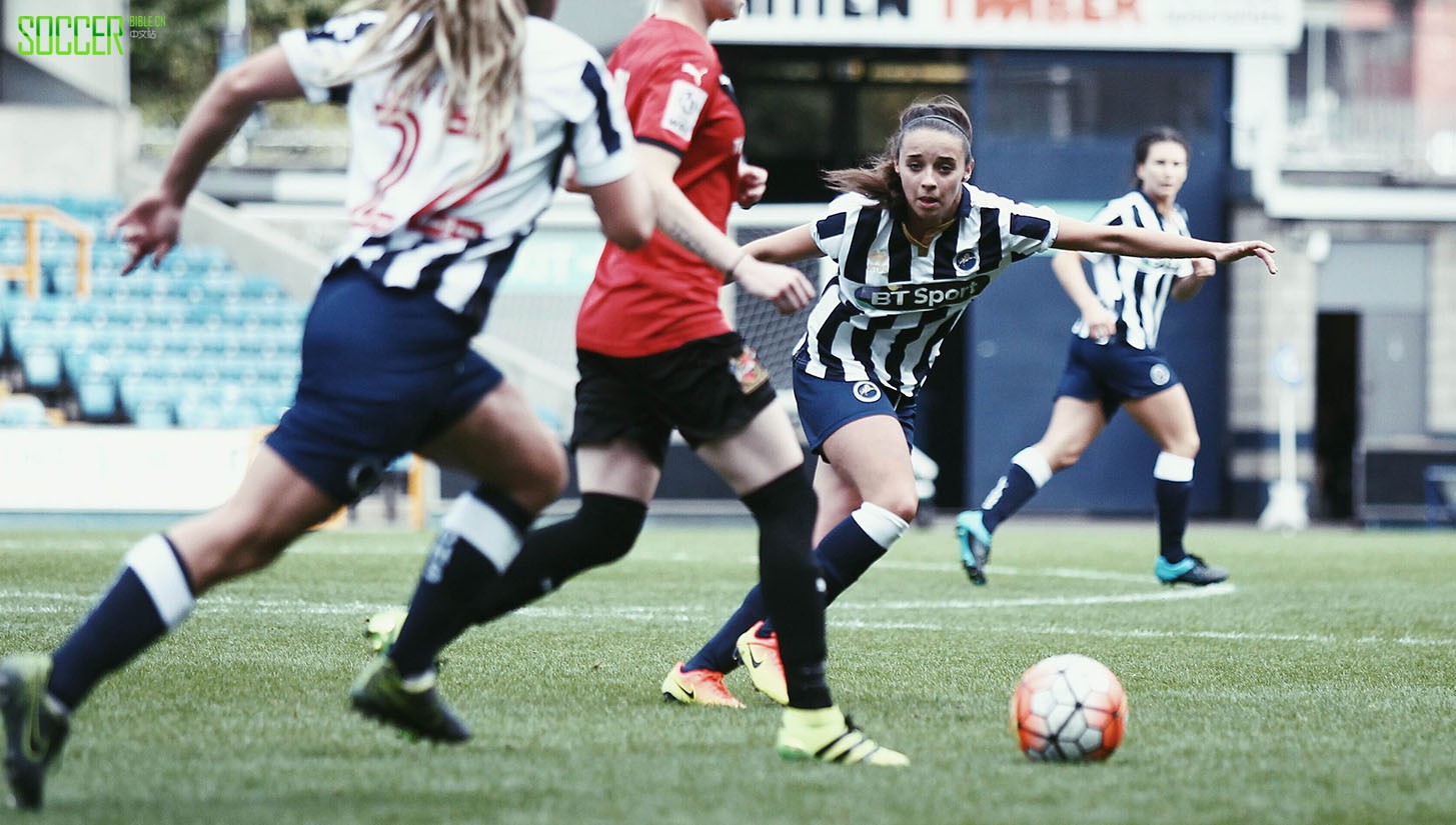 millwall-lionesses-framed_0022_img_2890