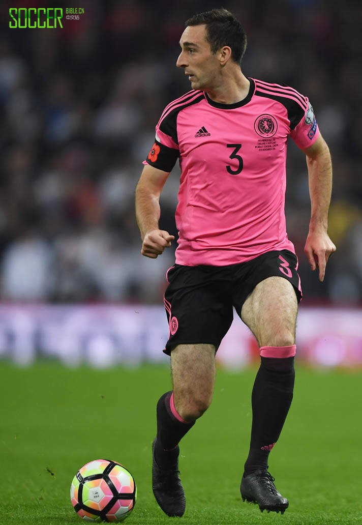 Lee Wallace (Scotland) Nike Mercurial Vapor XI