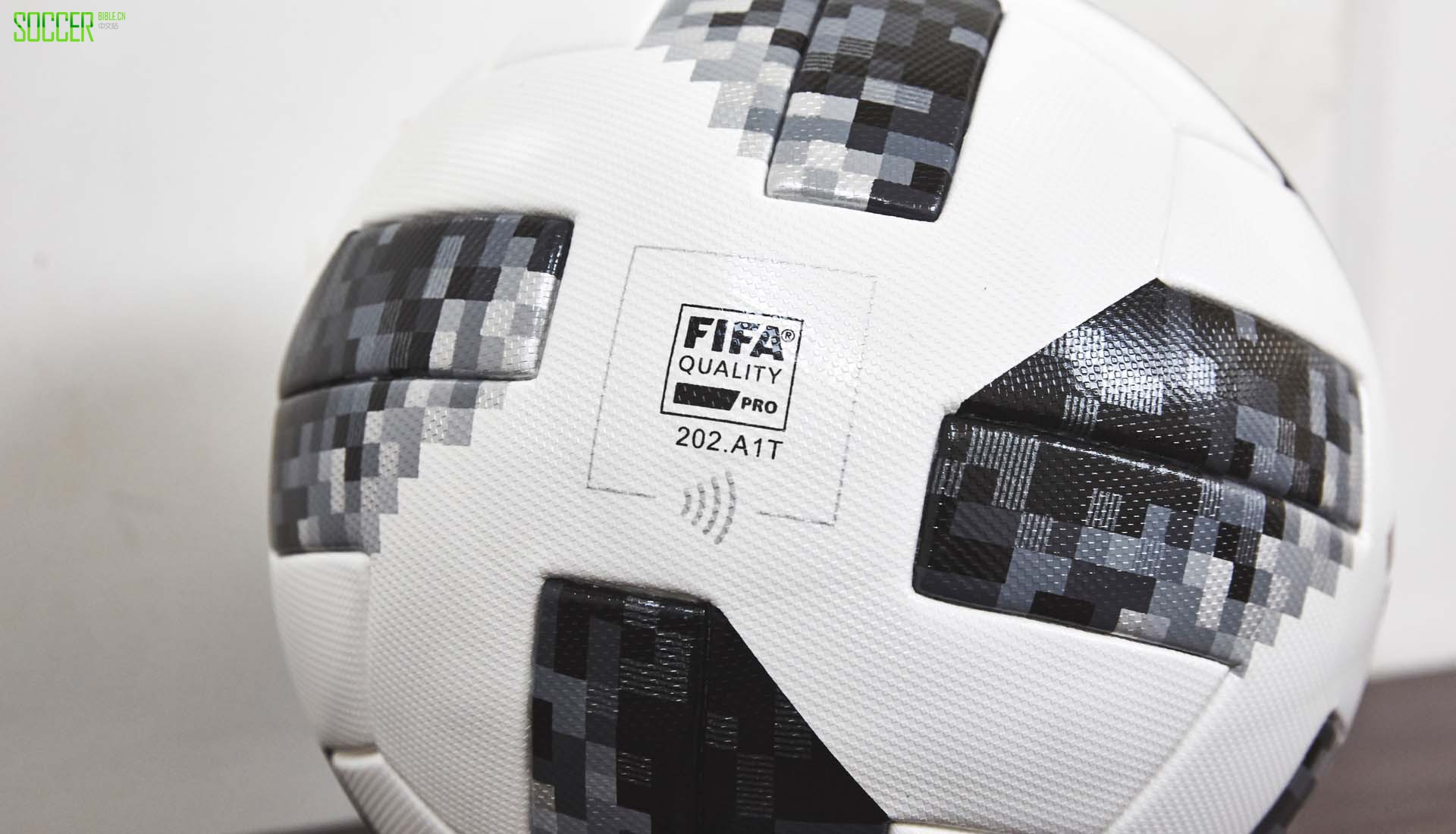 hi-vis-telstar-adidas-ball-nfc4